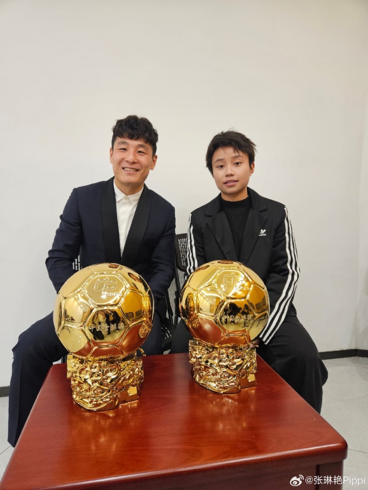  張琳艷社媒曬與武磊合照：感謝、榮幸、幸運(yùn)，祝磊哥早日康復(fù)