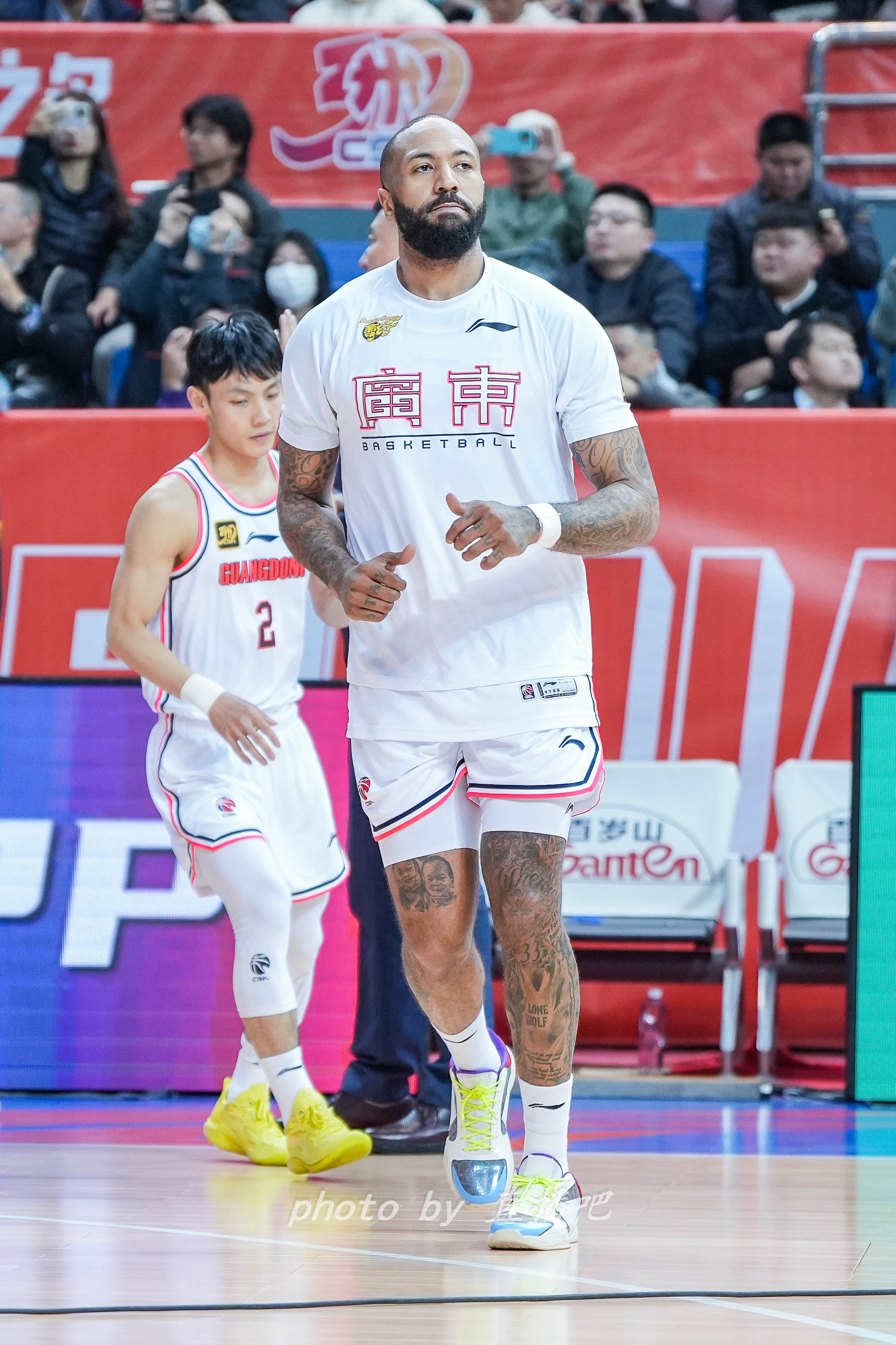  打得不錯(cuò)！36歲吉倫沃特原本的第三外援卻成廣東男籃的真大腿
