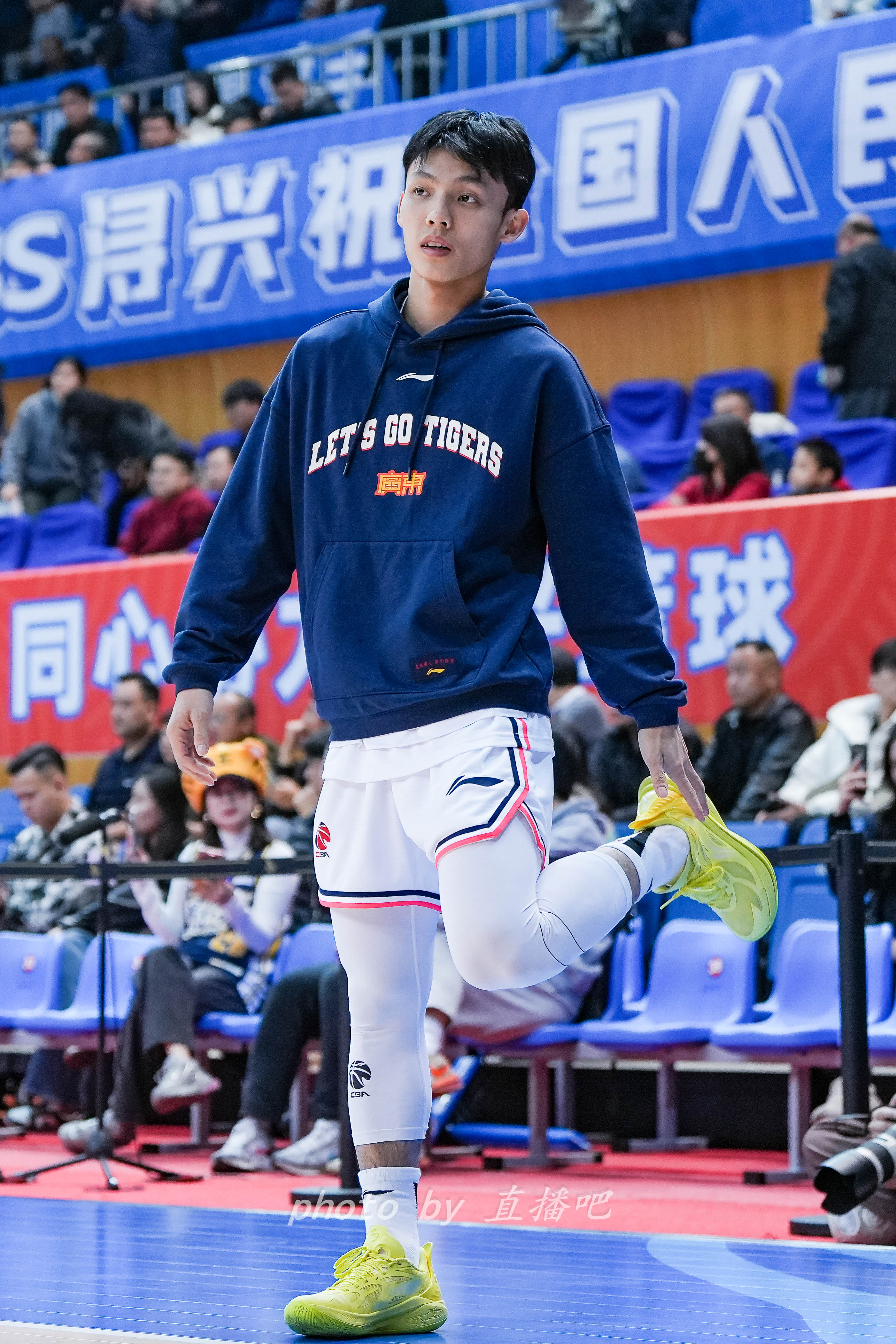  “控球中鋒”！徐杰這身體素質(zhì)有億點(diǎn)東西