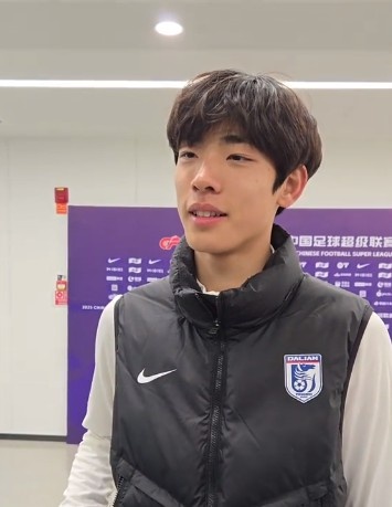  國青歸來上演中超首秀，朱鵬宇：感覺很好，場上大哥們很支持我