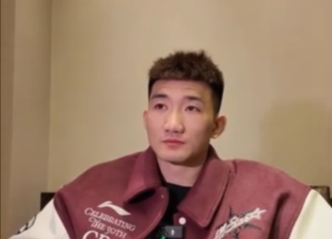  咋形容你和王博的關系？孫銘徽：像家人 他訓練&生活中很照顧我們