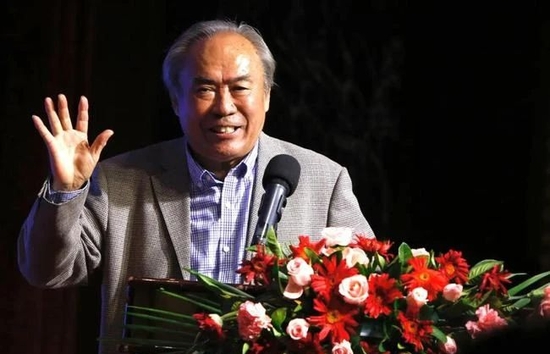  詹俊悼念嚴(yán)俊君：《足球》報伴隨著我成長，是我和父親共鳴的橋梁