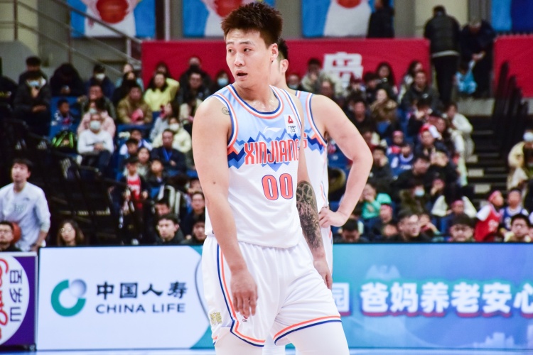  開場就手感熱！趙睿首節(jié)僅8分鐘 5中4&三分2中2拿到11分