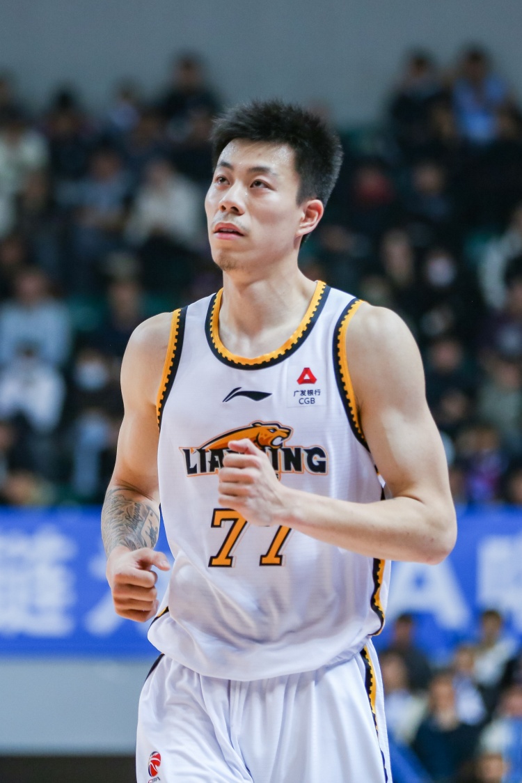  媒體人：張鎮(zhèn)麟、韓德君將因傷缺席今晚對陣北控的比賽