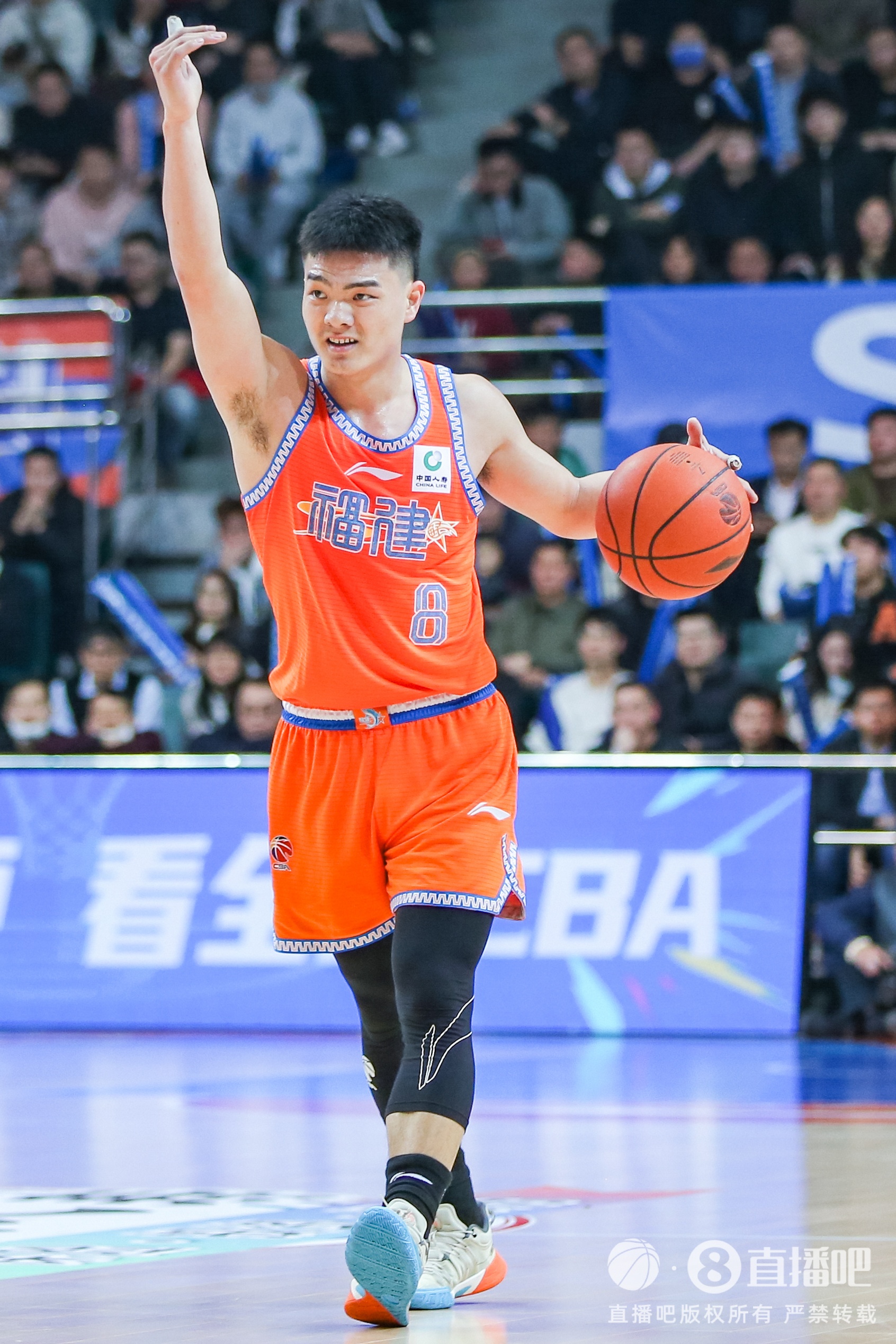  高效替補(bǔ)！黎伊揚(yáng)11投7中貢獻(xiàn)17分2板4助3斷