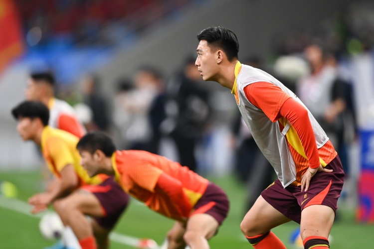  足球報(bào)：張玉寧、蔣圣龍均有不同程度傷病，伊萬未讓在熱身賽出場(chǎng)