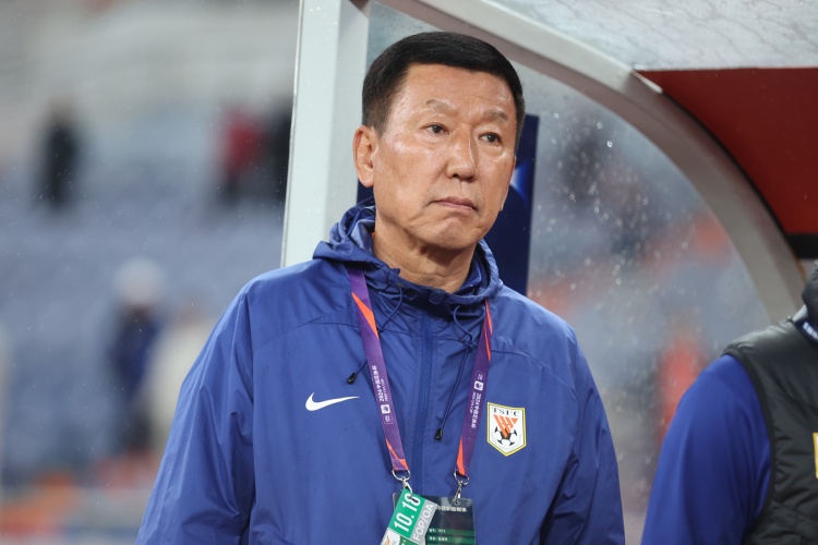  崔康熙：間歇期被抽調(diào)了很多球員訓(xùn)練受影響，國(guó)腳每人狀態(tài)不同