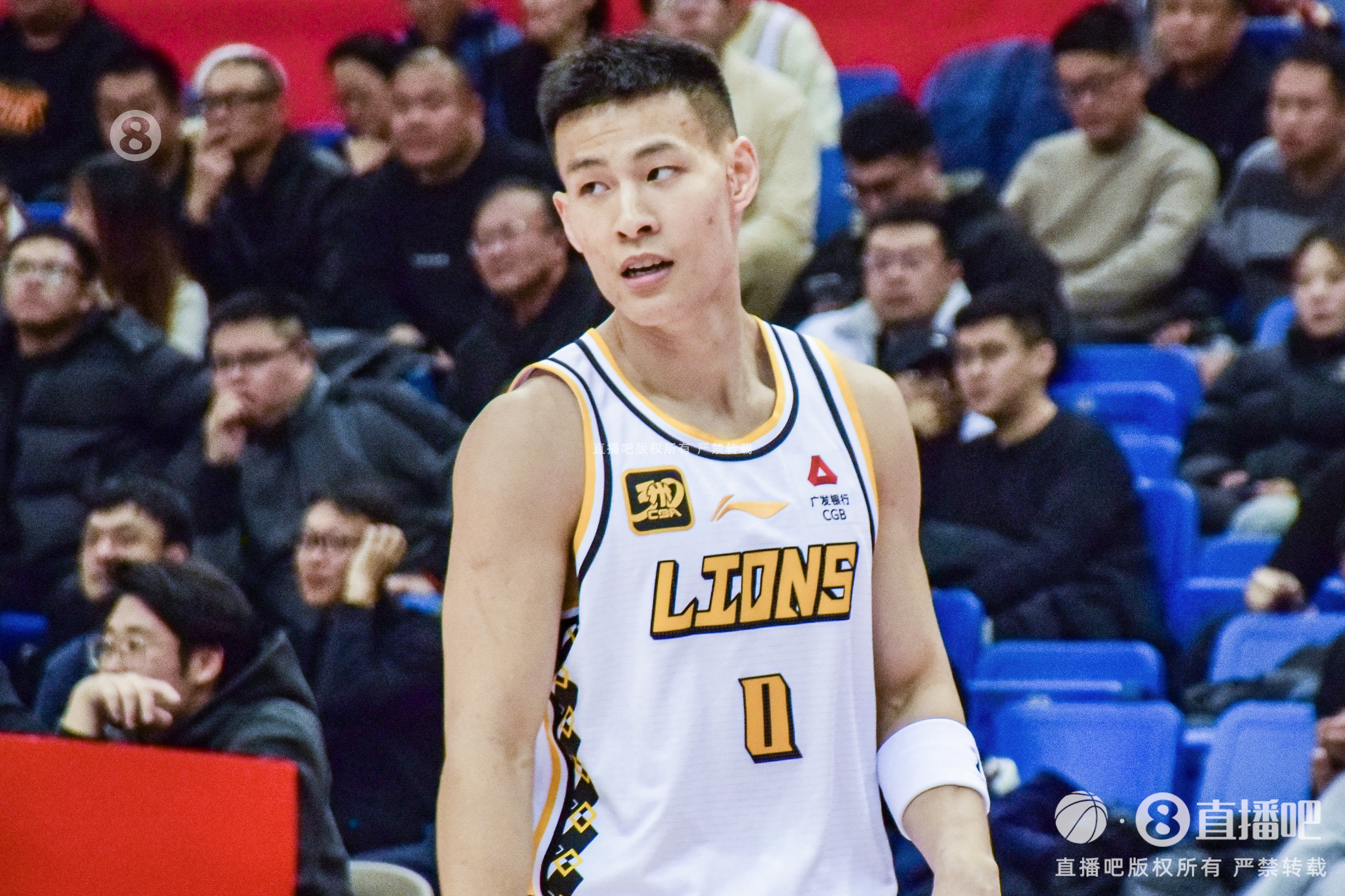  毫無狀態(tài)！林秉圣11投僅1中拿到3分3斷 出現(xiàn)2失誤4犯規(guī)