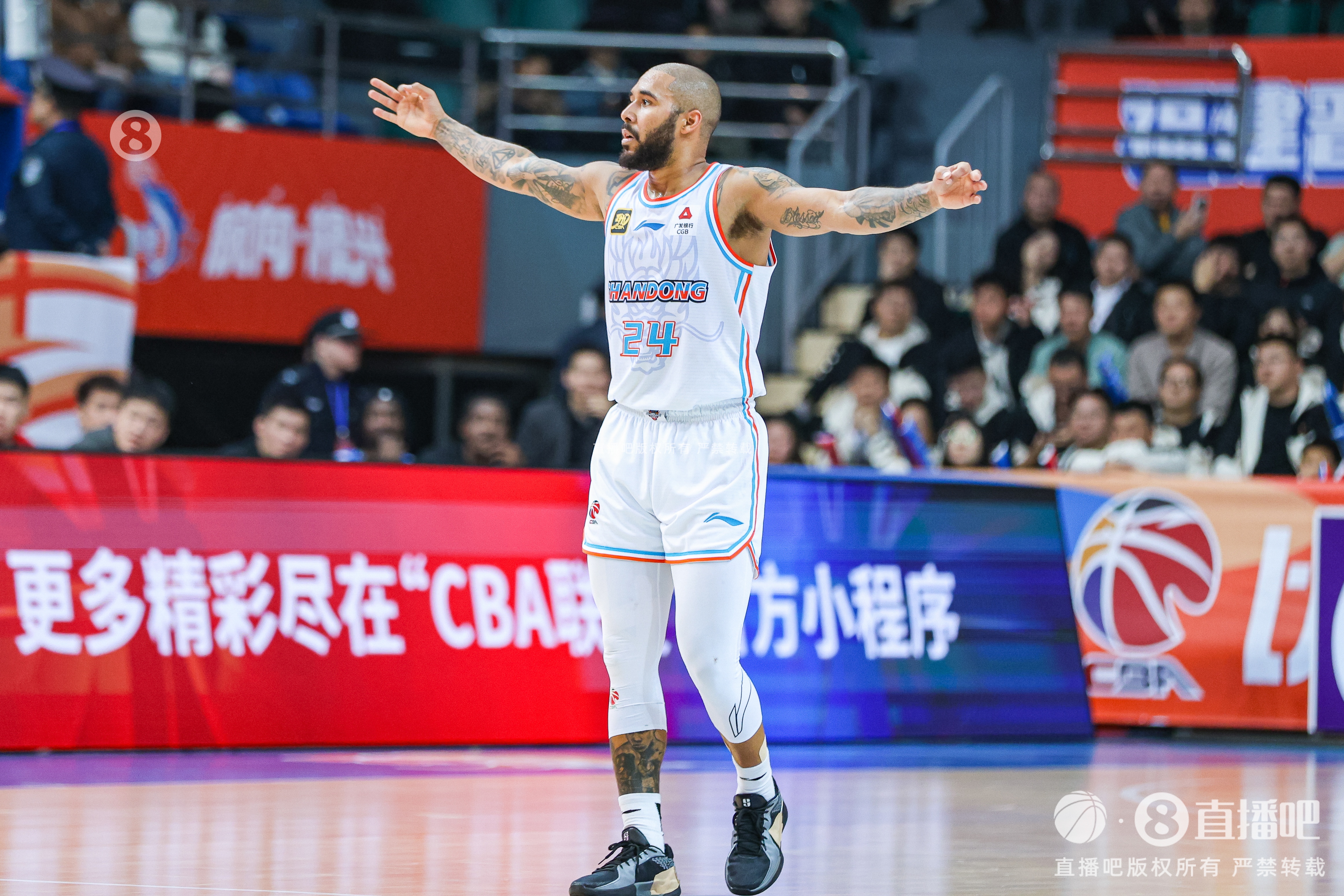  奈何隊(duì)友短路！摩爾19中12空砍31分 末節(jié)狂砍22分