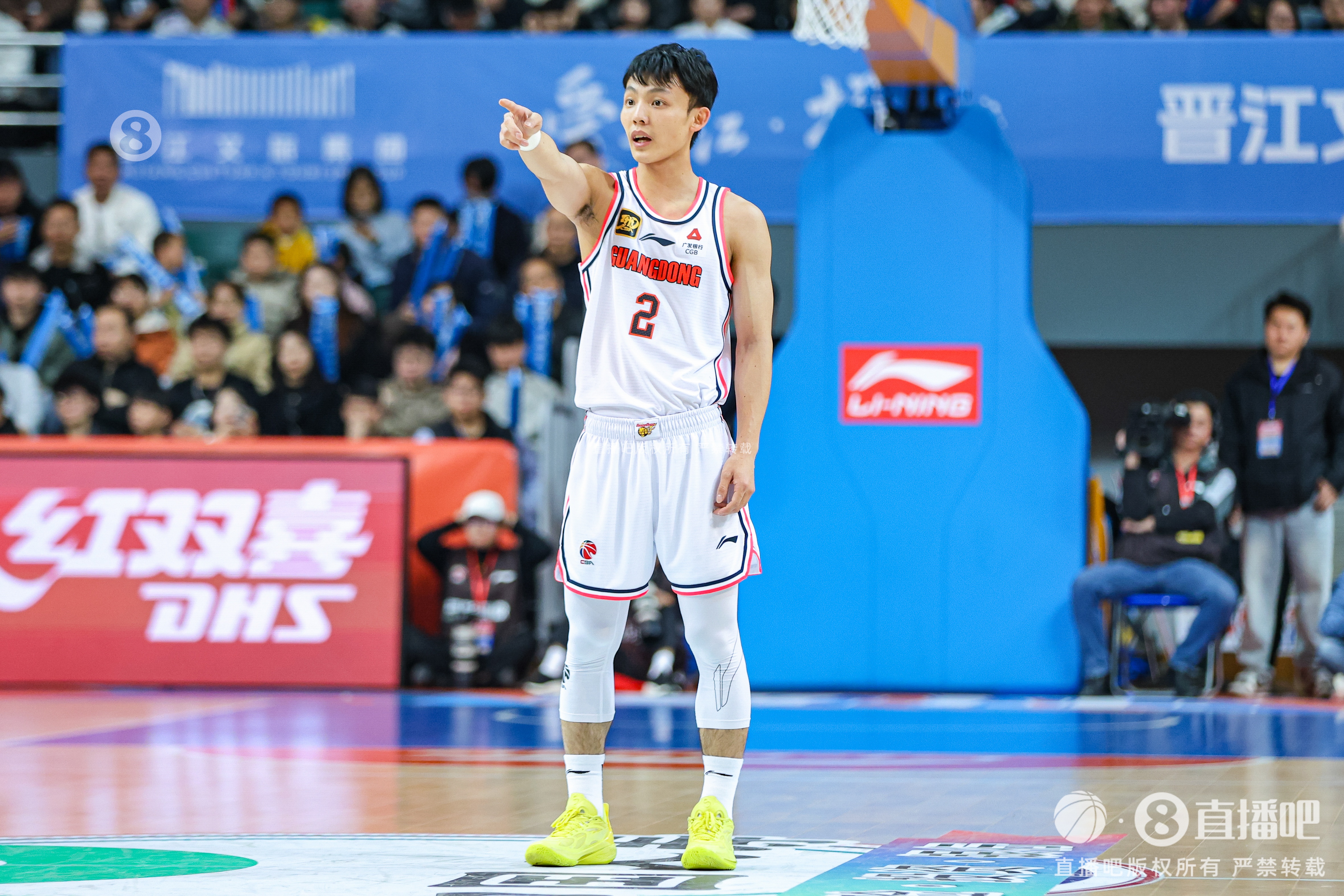  手熱！徐杰打滿首節(jié)5中4拿到10分2助 正負(fù)值+17