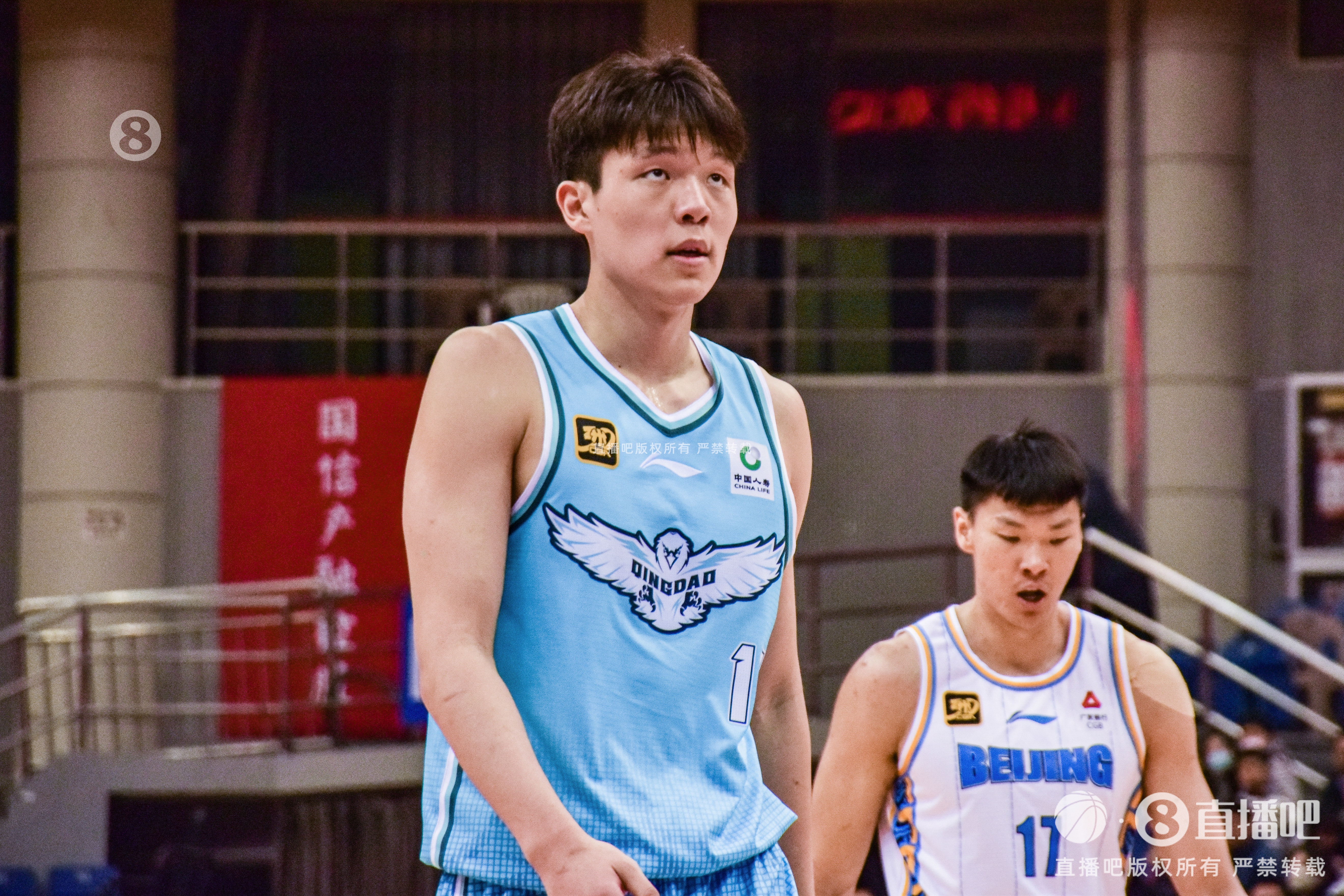  內(nèi)線攻防俱佳！楊瀚森半場10分鐘4中3砍9分11板&另有3斷2帽