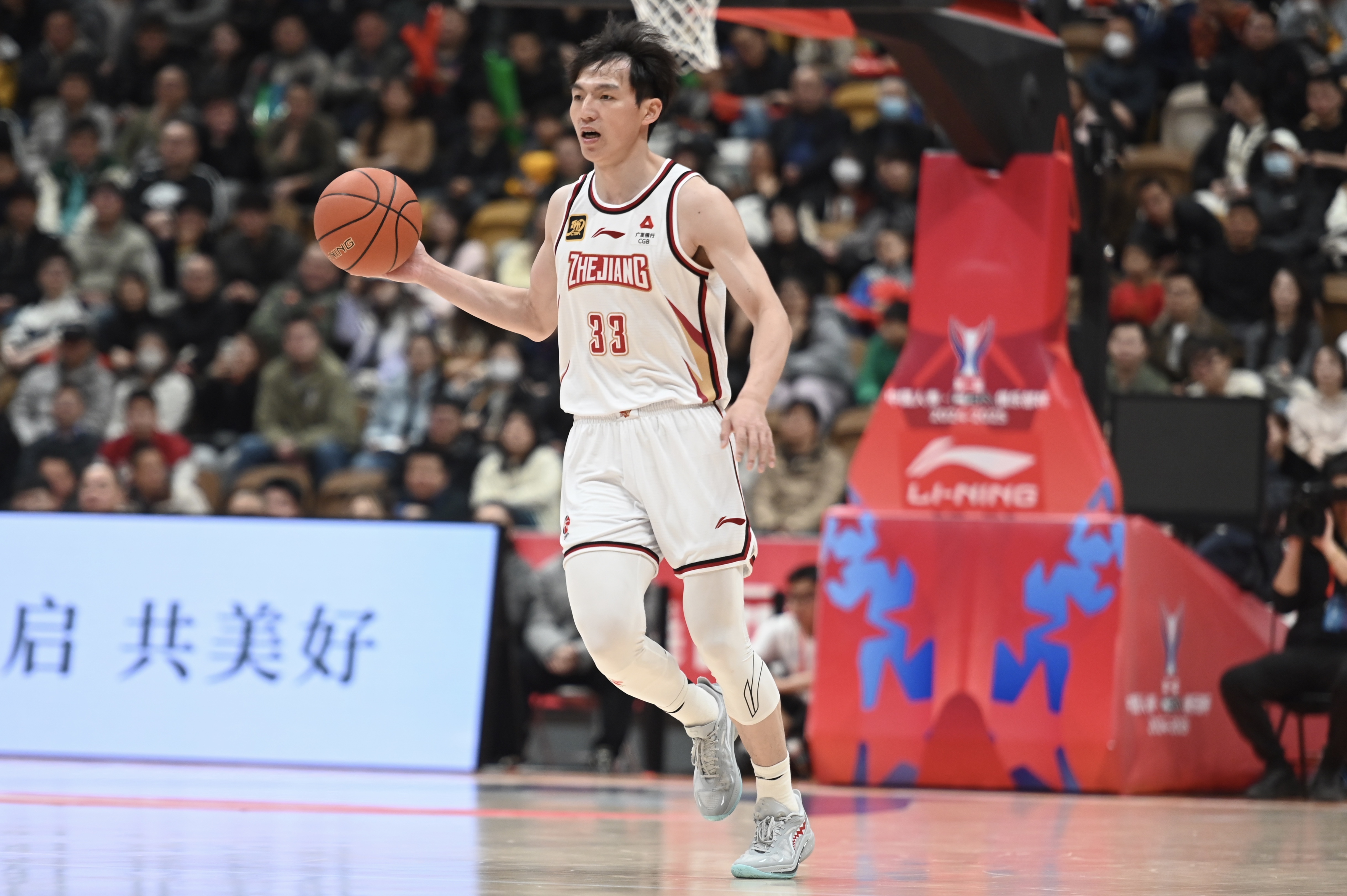  雙槍表現(xiàn)不錯！吳前和陸文博均9中5&三分合計15中7合砍30分